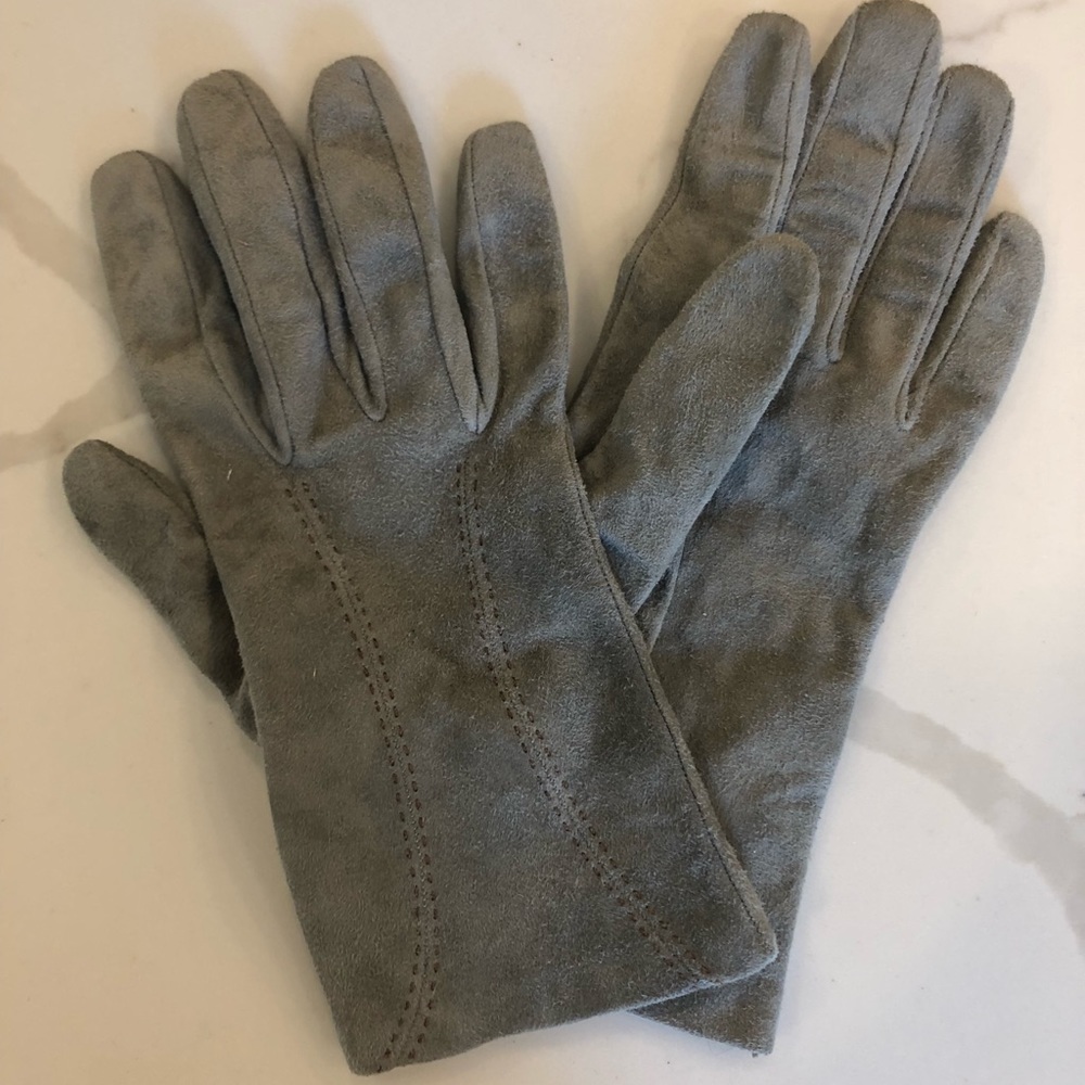Barneys New York gloves